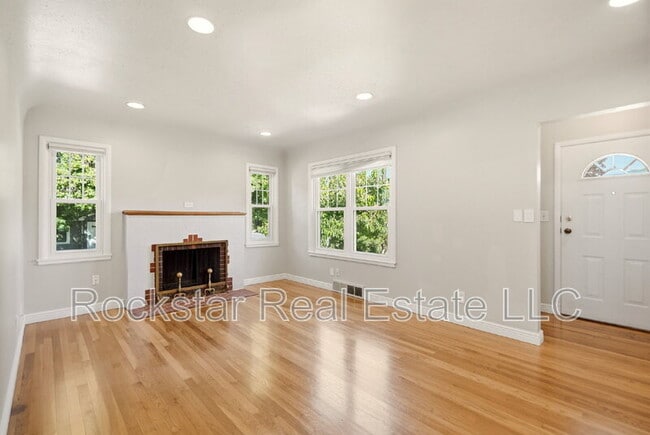 Photo - 3027 W Cleveland Ave