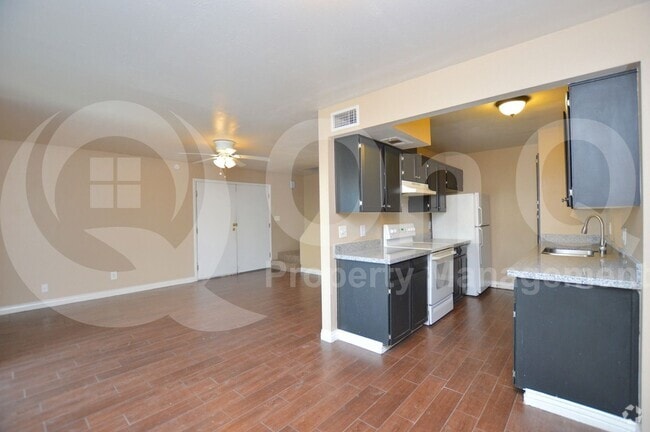 Building Photo - 6052 W Golden Ln Rental