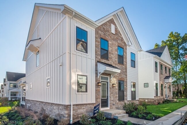 Photo - 14 Willow Ln