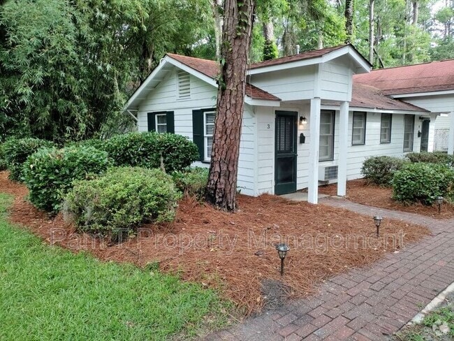 Building Photo - 3 Southwood Dr Rental