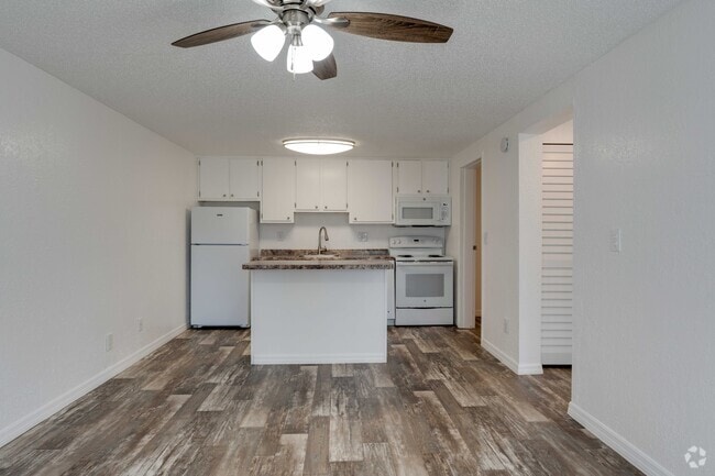 1BR, 1BA - Kitchen - Whisperwood ~ Boutique Cottage Style Living Meets Hassle Free Leasing