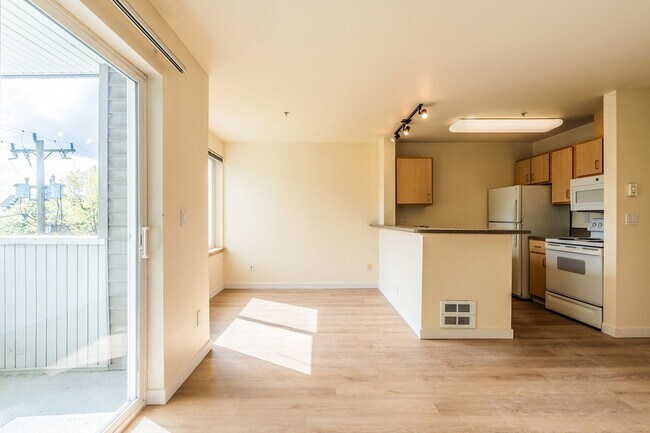 Photo - Hillside 411