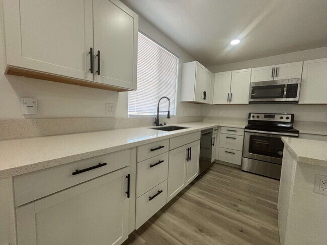Fully remodeled and spacious 2 bed/2 bath with a den available- Las Vegas