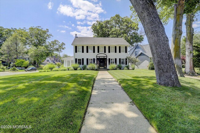 570 N Edgemere Dr