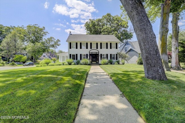 Photo - 570 N Edgemere Dr