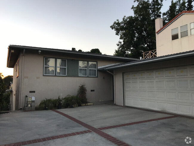 Building Photo - 823 Micheltorena St Unit 823 Rental
