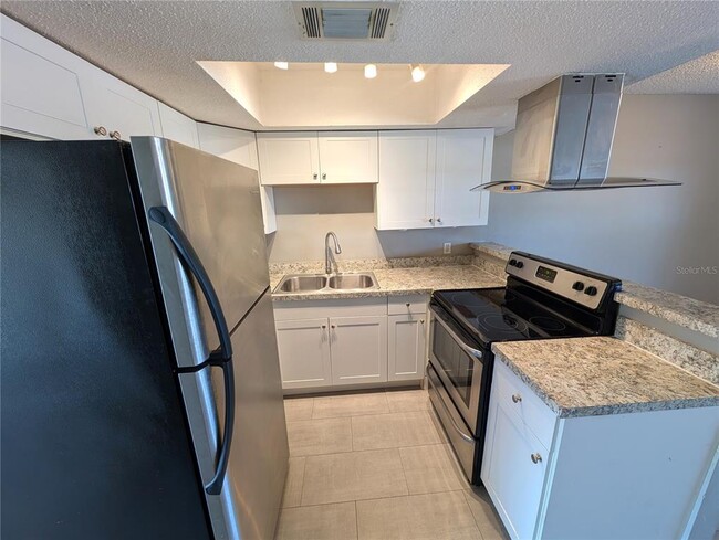 Photo - 6415 S Roberts Ave Unit 103