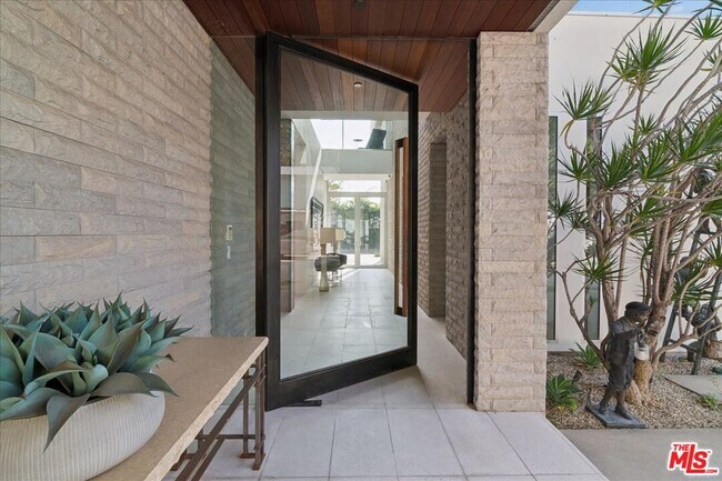 Photo - 1232 Sunset Plaza Dr