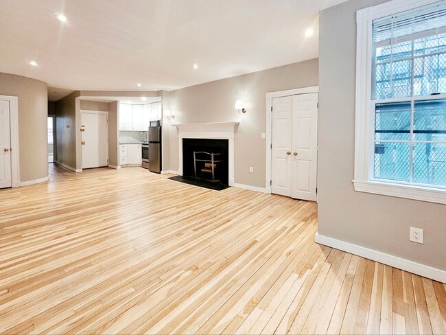 Building Photo - 82 Phillips St Unit 22