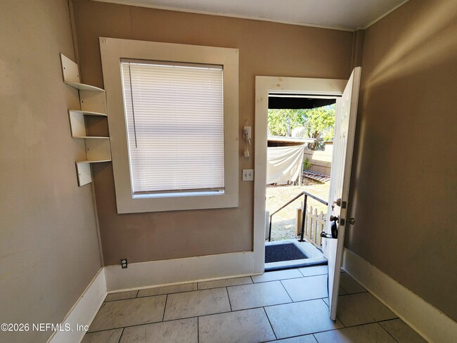 Photo - 1719 Aberdeen St