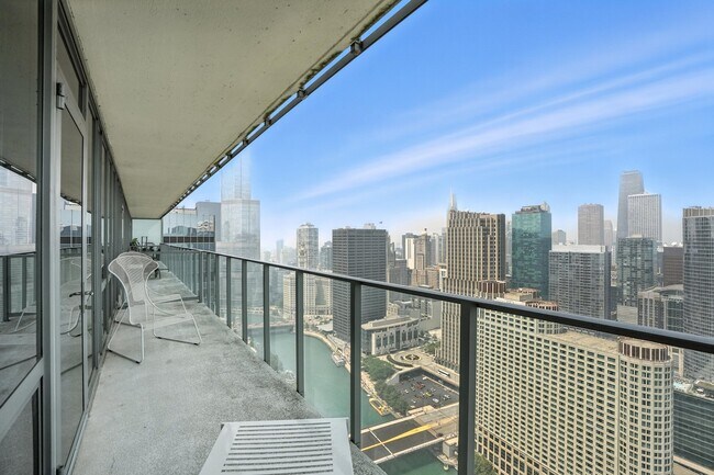 Photo - 337 E Wacker Dr