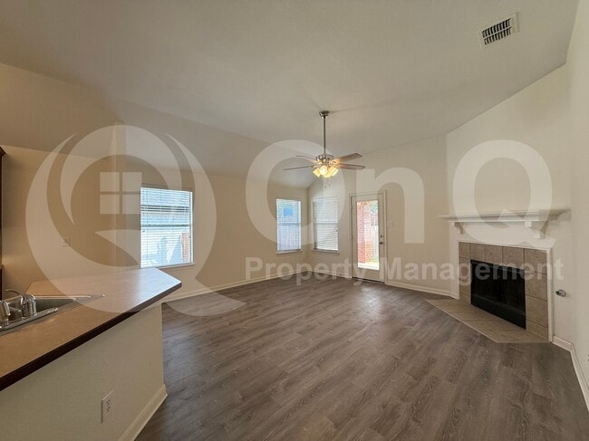 Photo - 2716 Watercress Dr