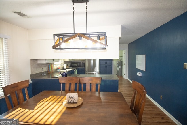 Photo - 410 Cardinal Dr