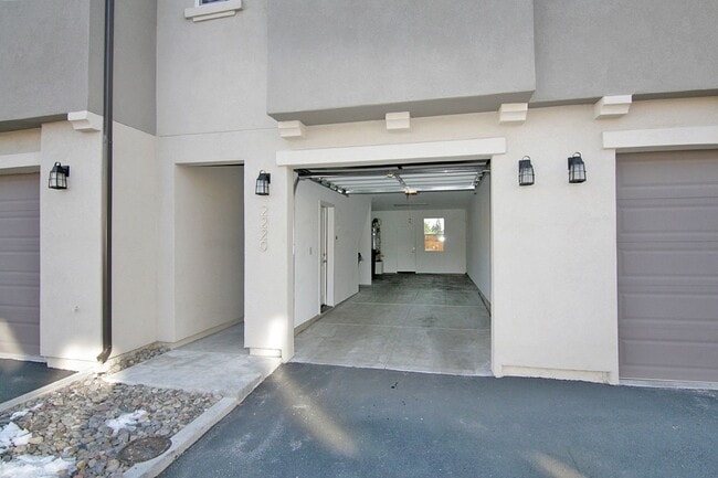Photo - Clean, modern, move-in ready townhouse!