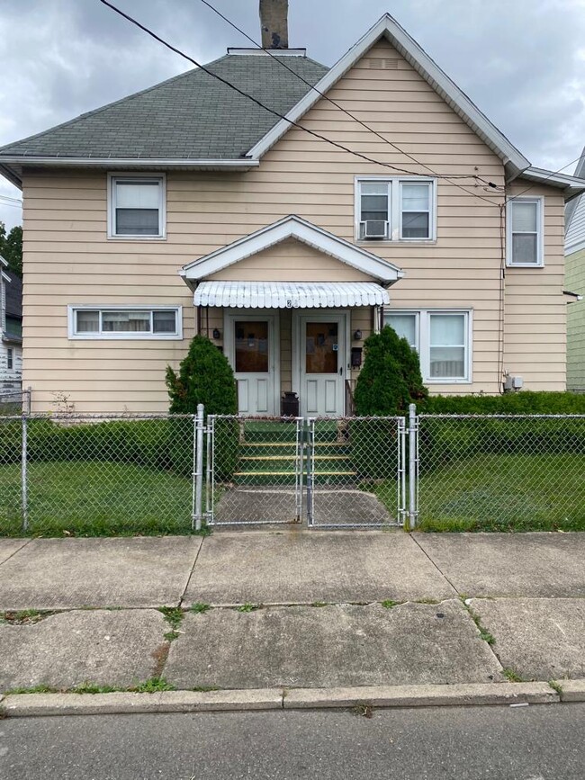 Front of the house - 24 Rutherford St Apartments Unit 1