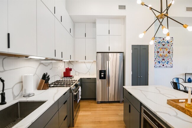 Photo - 511 Memorial Heights Dr