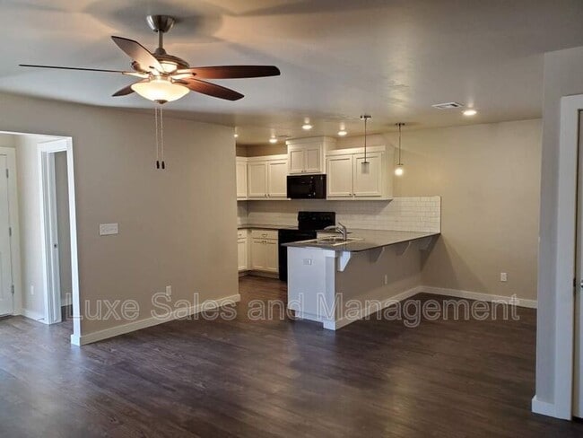 Photo - 755 SW 13th St