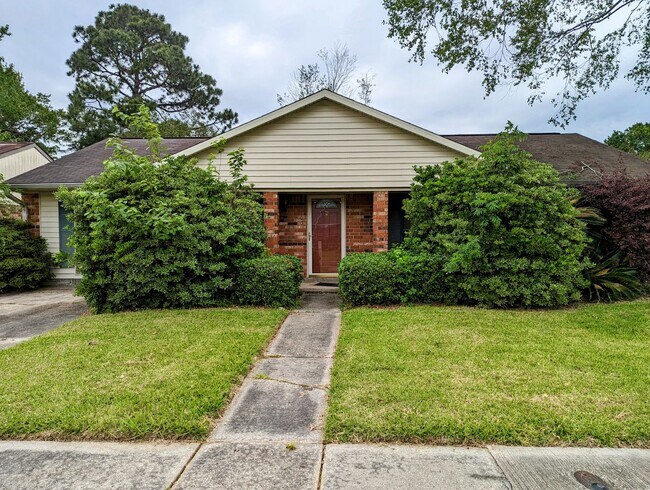 Plaza Village: 3Br/2Ba ~ 1737Sqft - Plaza Village: 3Br/2Ba ~ 1737Sqft House
