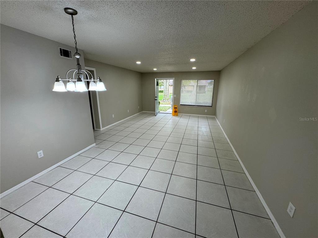 Photo - 725 Northlake Blvd