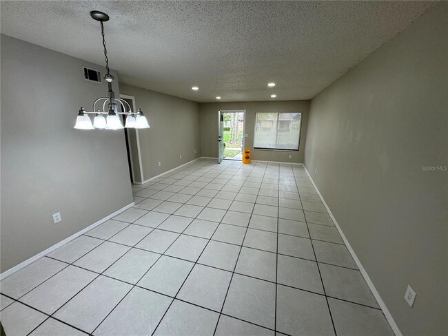 Photo - 725 Northlake Blvd