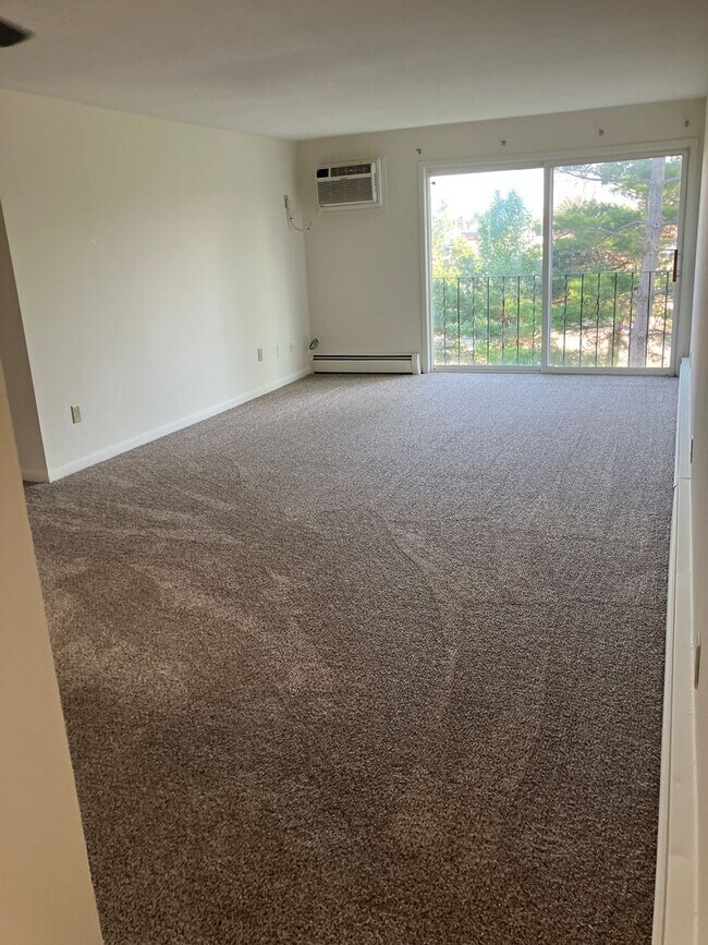 Photo - MARKETING SPECIAL - Sign a lease by 9/5 an... Apartamento Unidad 30-1459 Henley of Troy LLC