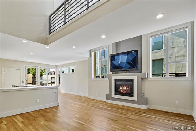 Photo - 2414 Glenarm Pl