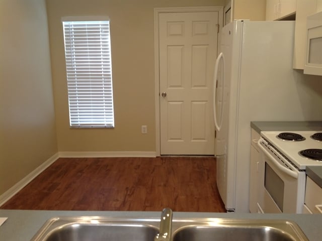 Photo - 214 Strada Dr