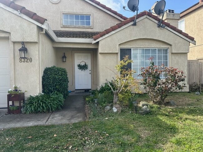 Photo - 8320 Dalkeith Way
