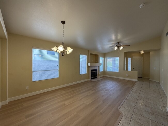 Photo - 3317 Moon River St