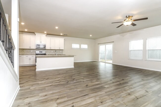 Photo - 882 Milo Bay St