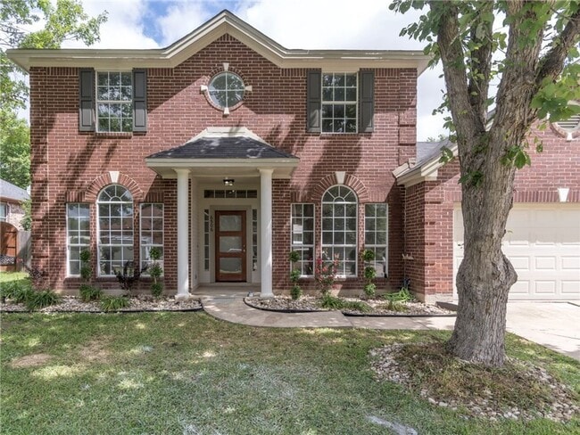 Building Photo - Gorgeous 3 bedroom, 2 story home!