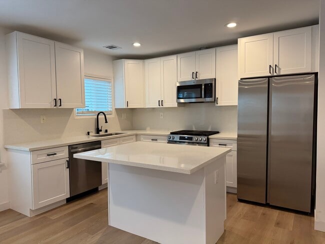 Photo - 1215 N Vista St Unit 1215