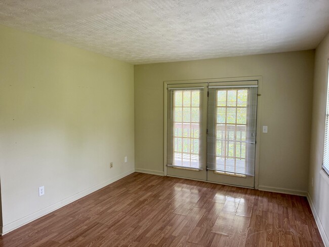 Building Photo - 131 Weslee Way Unit 21