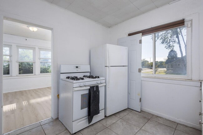 Photo - 5021 Anatole St