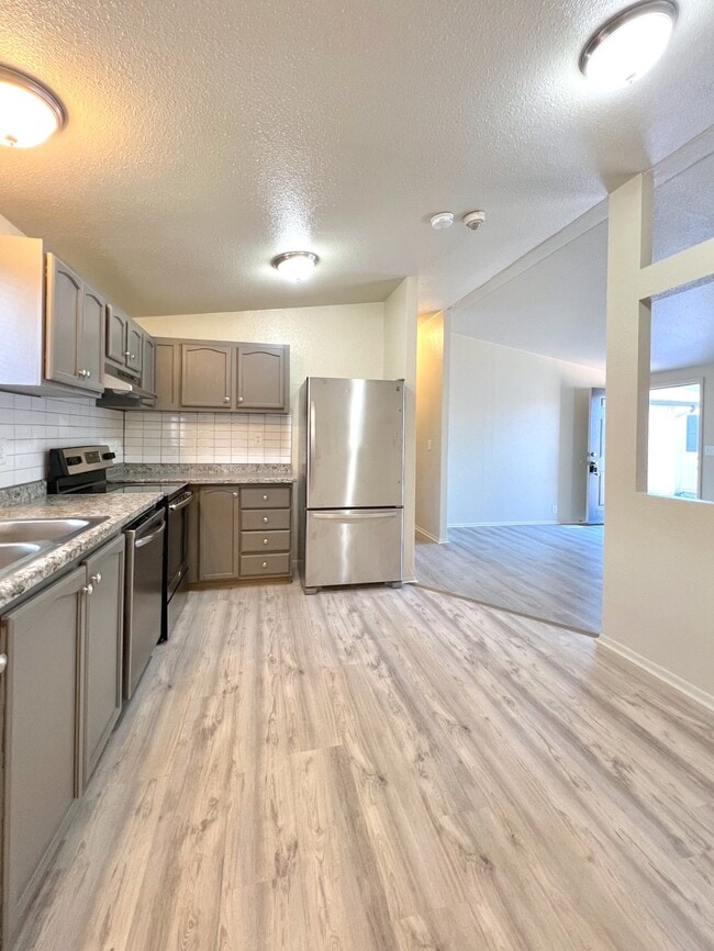 Photo - 1124-1148 Willow St Unit 1128
