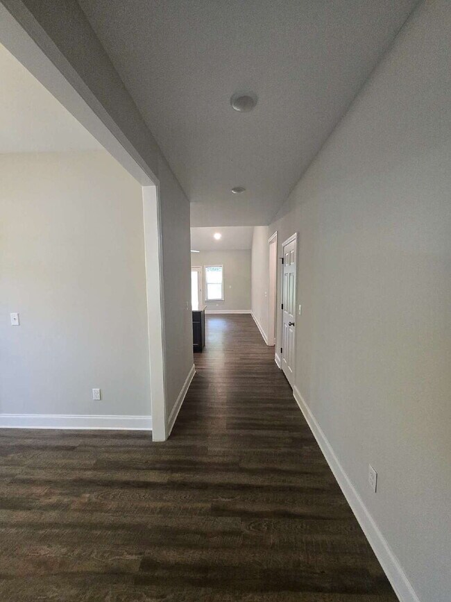 Charming 3-Bedroom Retreat Near Hamilton Place