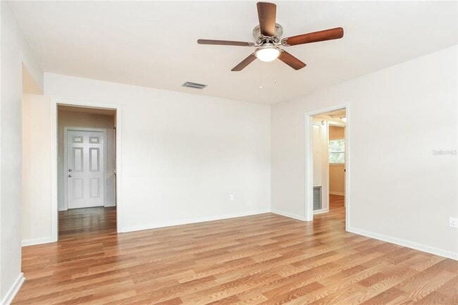 Photo - 5913 Wolf Rd