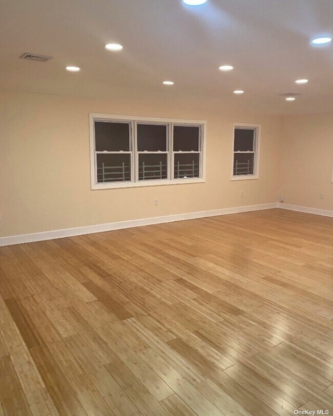 Photo - 132-30 157th St