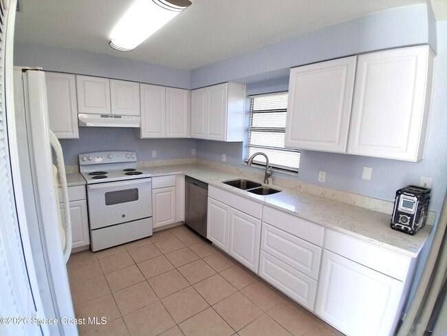 Photo - 426 Jupiter Blvd NW