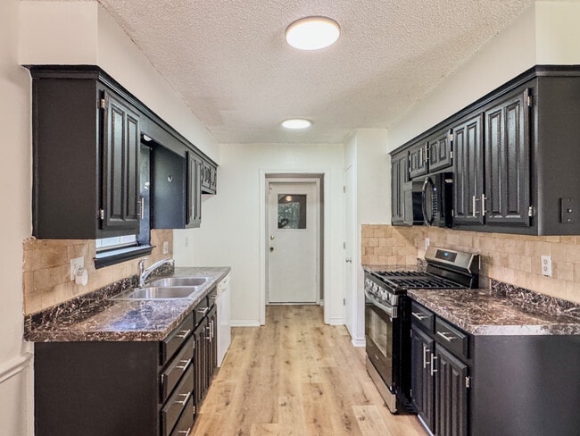 Photo - 3016 Eastland Ave