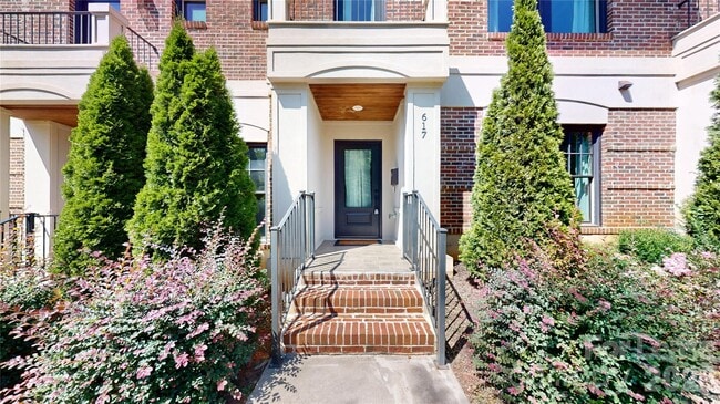 617 W Worthington Ave