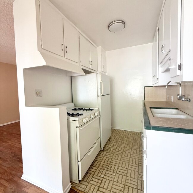 Photo - 610 Pier Ave Unit B