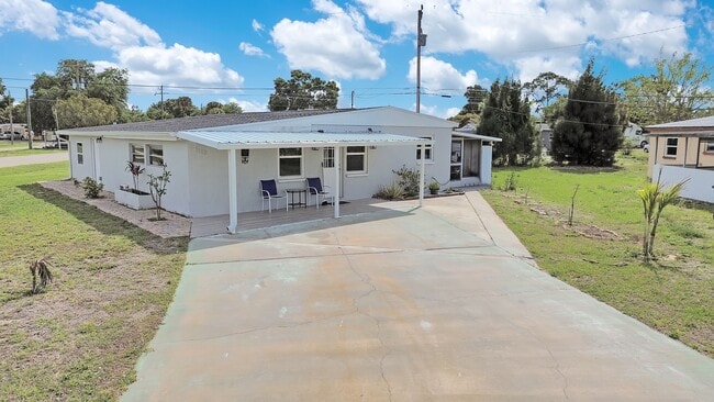 Building Photo - 1102 Kanza Ct Unit A