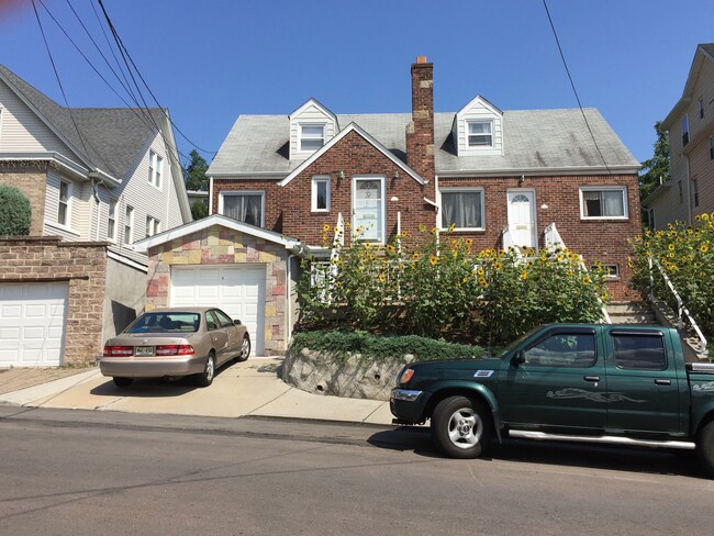 Private Entrance next to Garage - 158 Maple St Unit 158 B