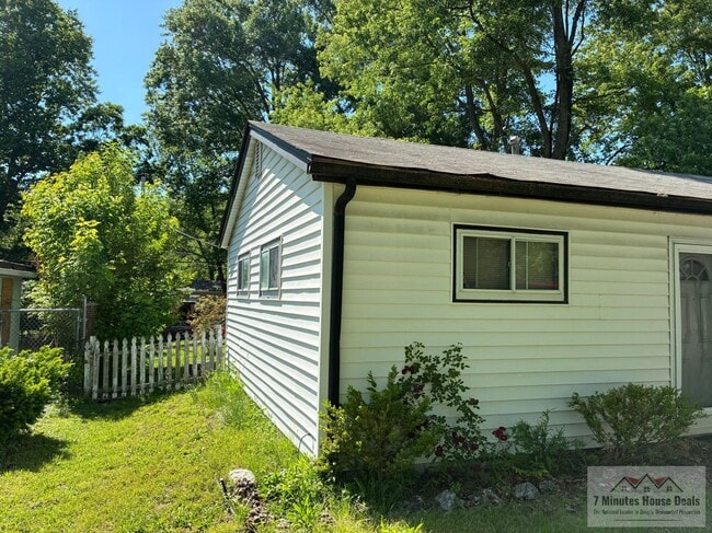 Photo - 10249 Earl Dr