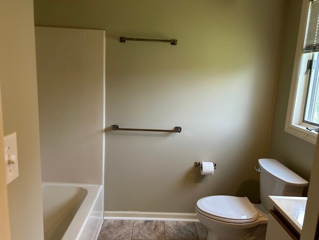 Photo - 106 Beckman Dr