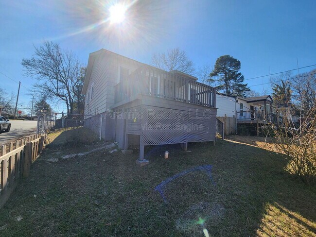 Photo - 274 Booker St SW