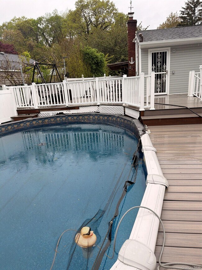 19 Westbury Dr