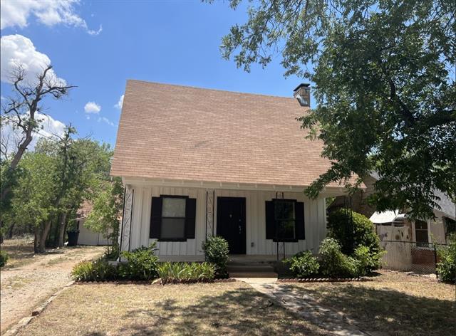 Photo - 361 College Dr