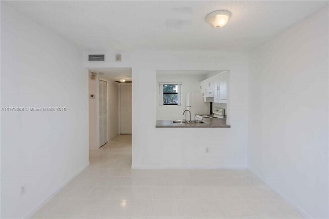 Photo - 2 bedroom in Hammocks FL 33196 Unit 2-204